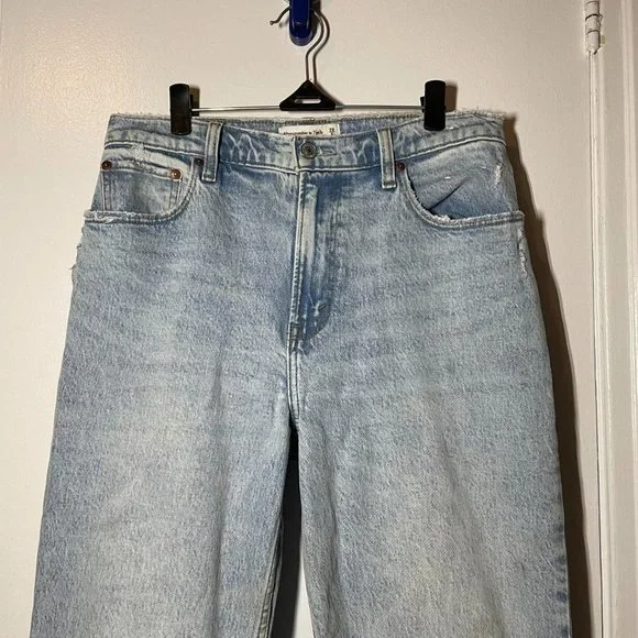 ABERCROMBIE & Fitch Ultra High Rise 90s Straight Jean size 28 - Picture 5 of 10